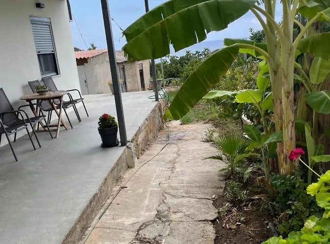 Ambelakia * Monemvasía